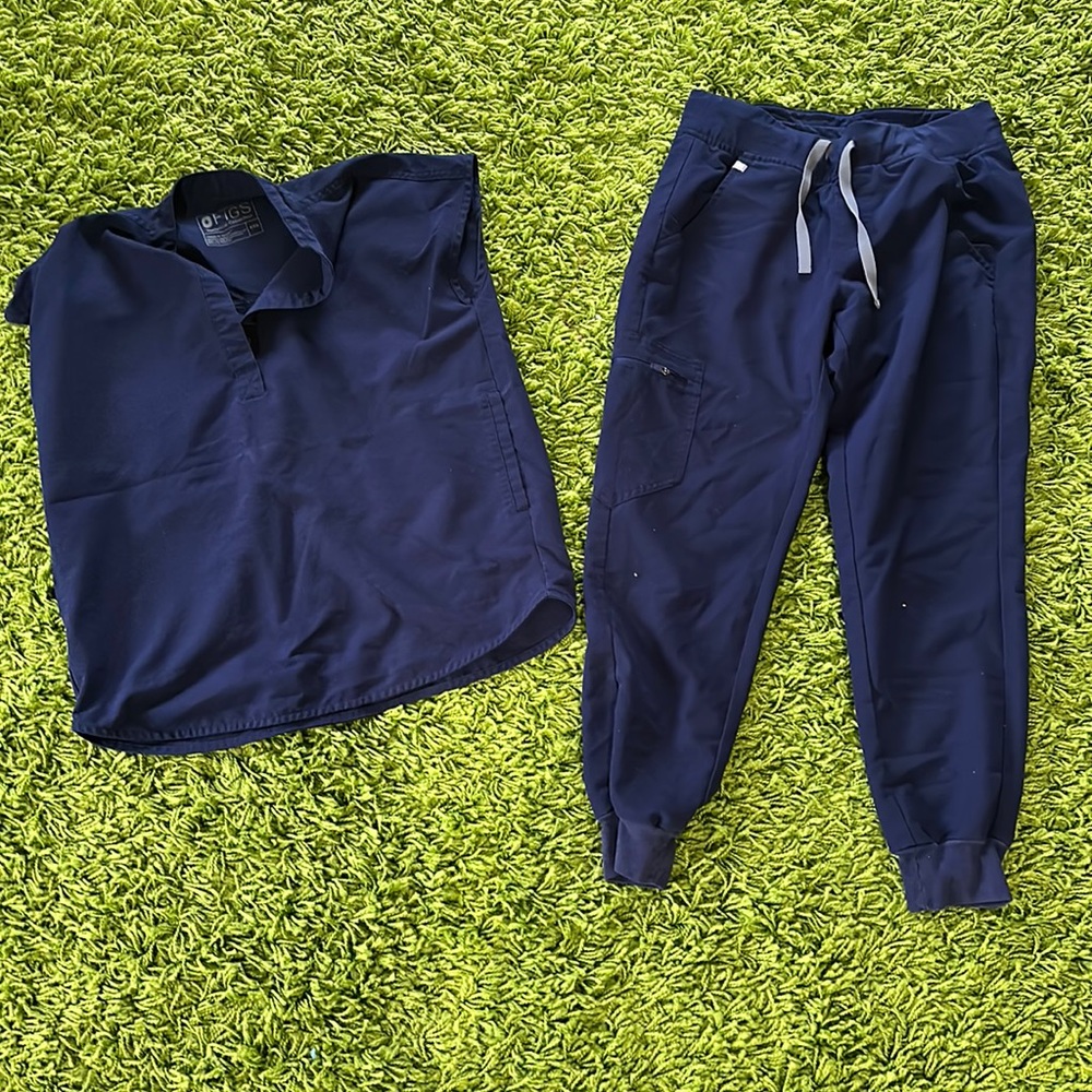 figs set xxs mandarin top (fits like a S) and SP joggers